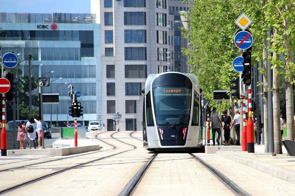 tram-lux.jpg